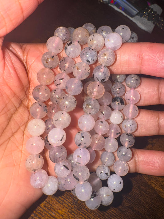 Pink Rose Quartz w Tourmaline
