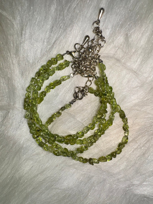 HQ Peridot Chips Bracelet 925 Silver Clasp