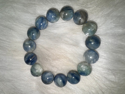 Kyanite Bracelet 13.9mm